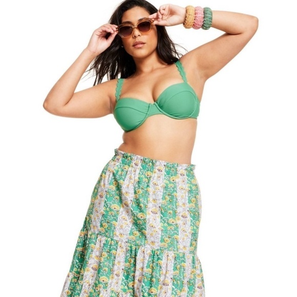 Women's Scallop Edge Underwire Bikini Top -
RHODE x Target Green 18 - Picture 1 of 7